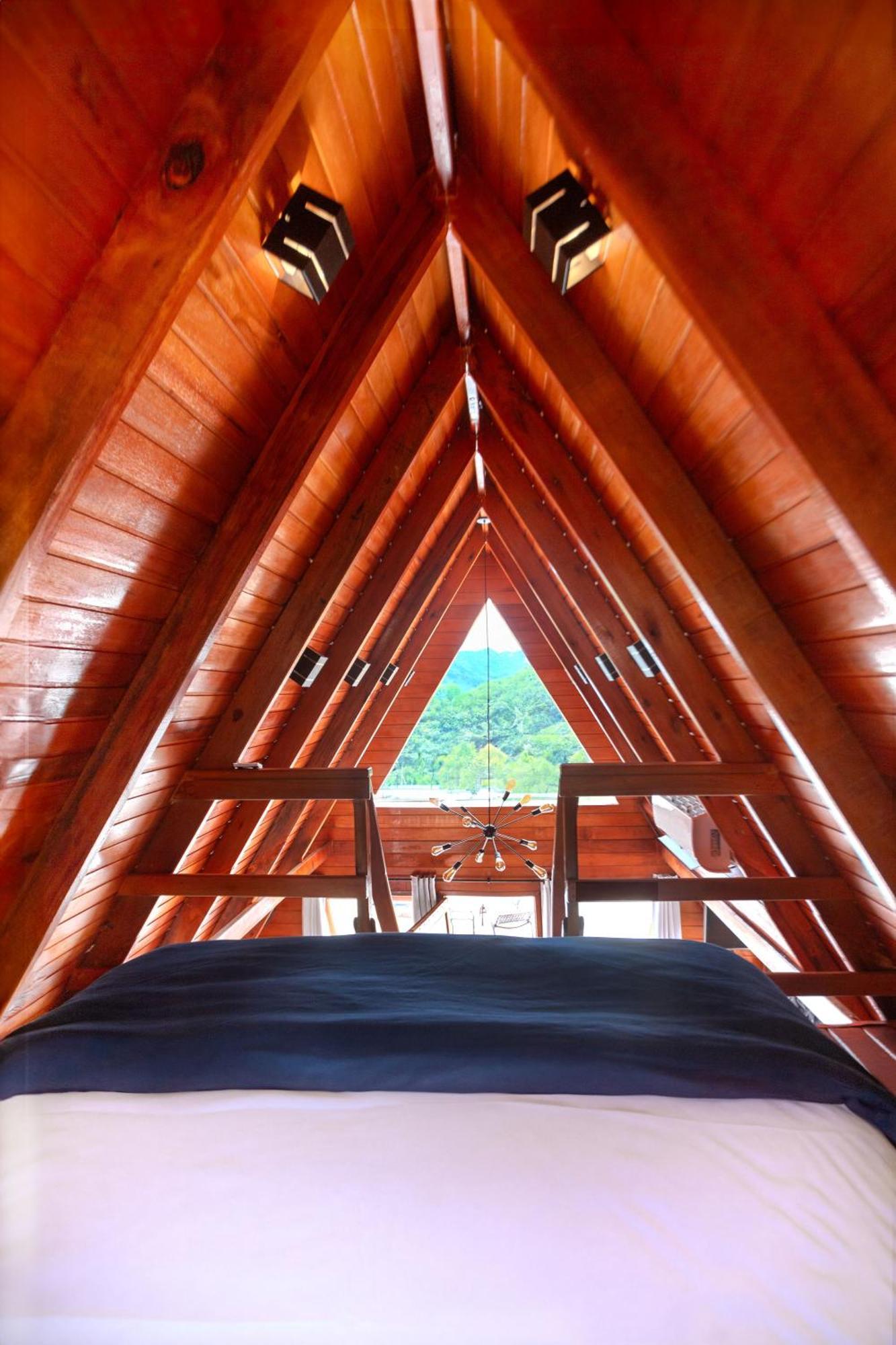 Chalet Refugio Sete Raios Sao Thome Letras